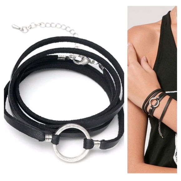 Jewelry - 🛑sold in bundle🛑Blk Lthr Circle Bracelet
