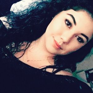 Meet your Posher, Carly