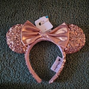 NWT Disney Minnie Mouse Rose Gold Ears