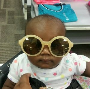 Meet your Posher, Rayven