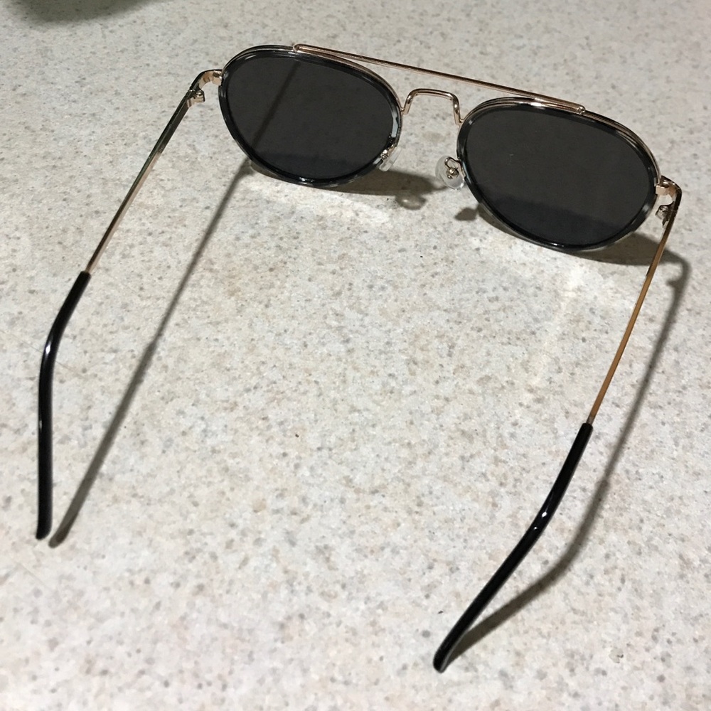Tortoise Shell Aviators - Picture 2 of 6