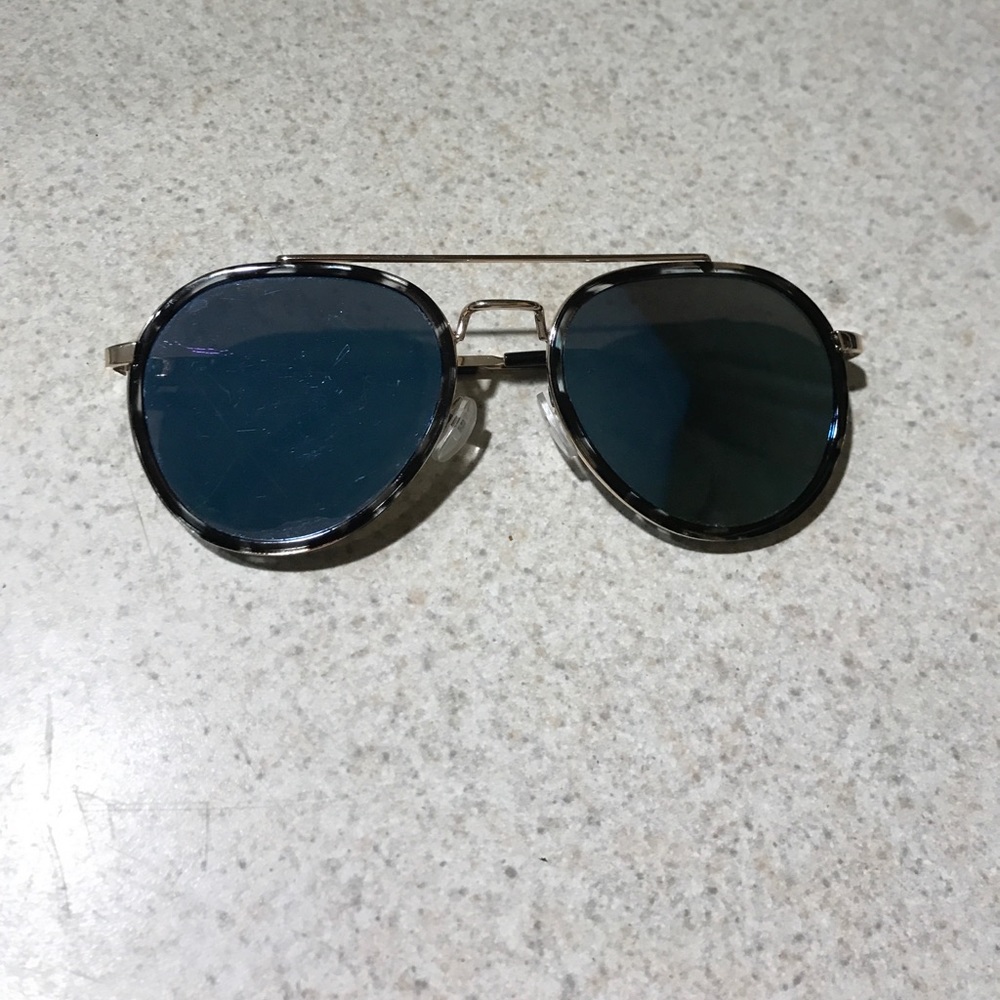 Tortoise Shell Aviators - Picture 4 of 6