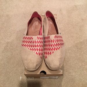 TOMS Natural/Red Embroidery Shoes