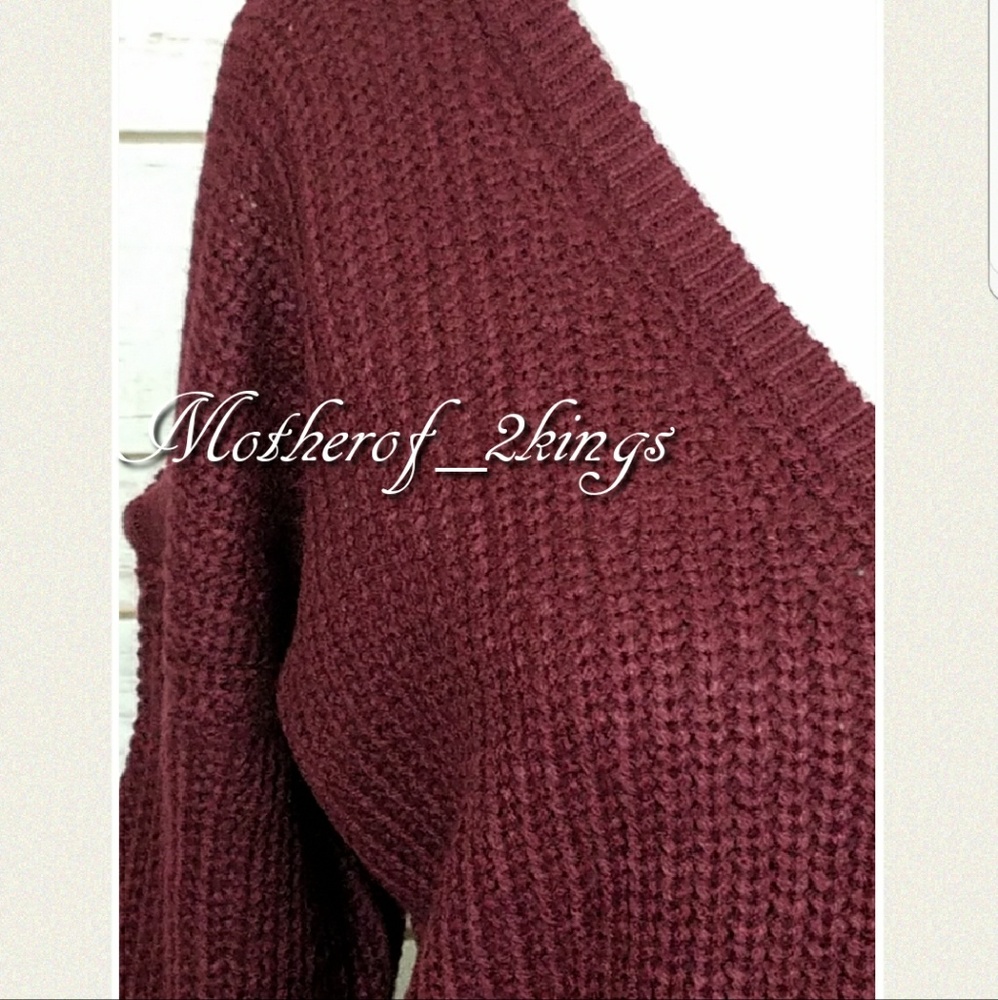 💥LAST ONE💥 BURGUNDY "COLD SHOULDER" SWEATER - Picture 4 of 4