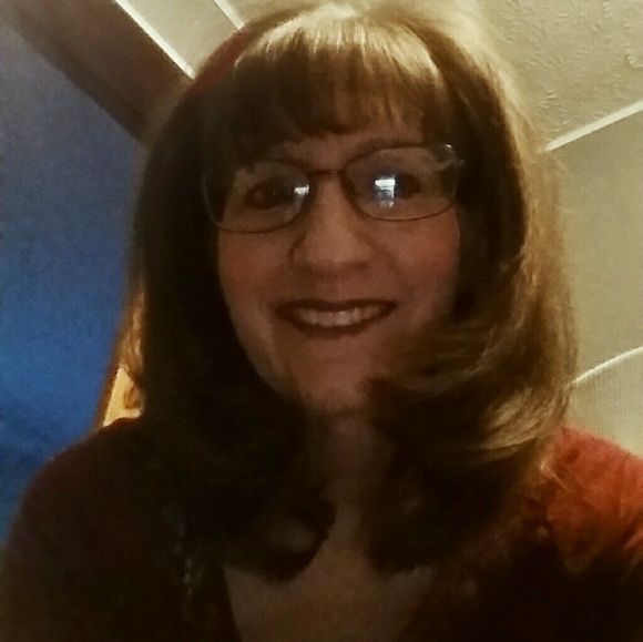 Meet your Posher, Kathy - Picture 2 of 2