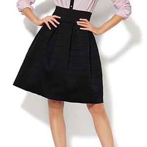 Black bandage flare skirt like new