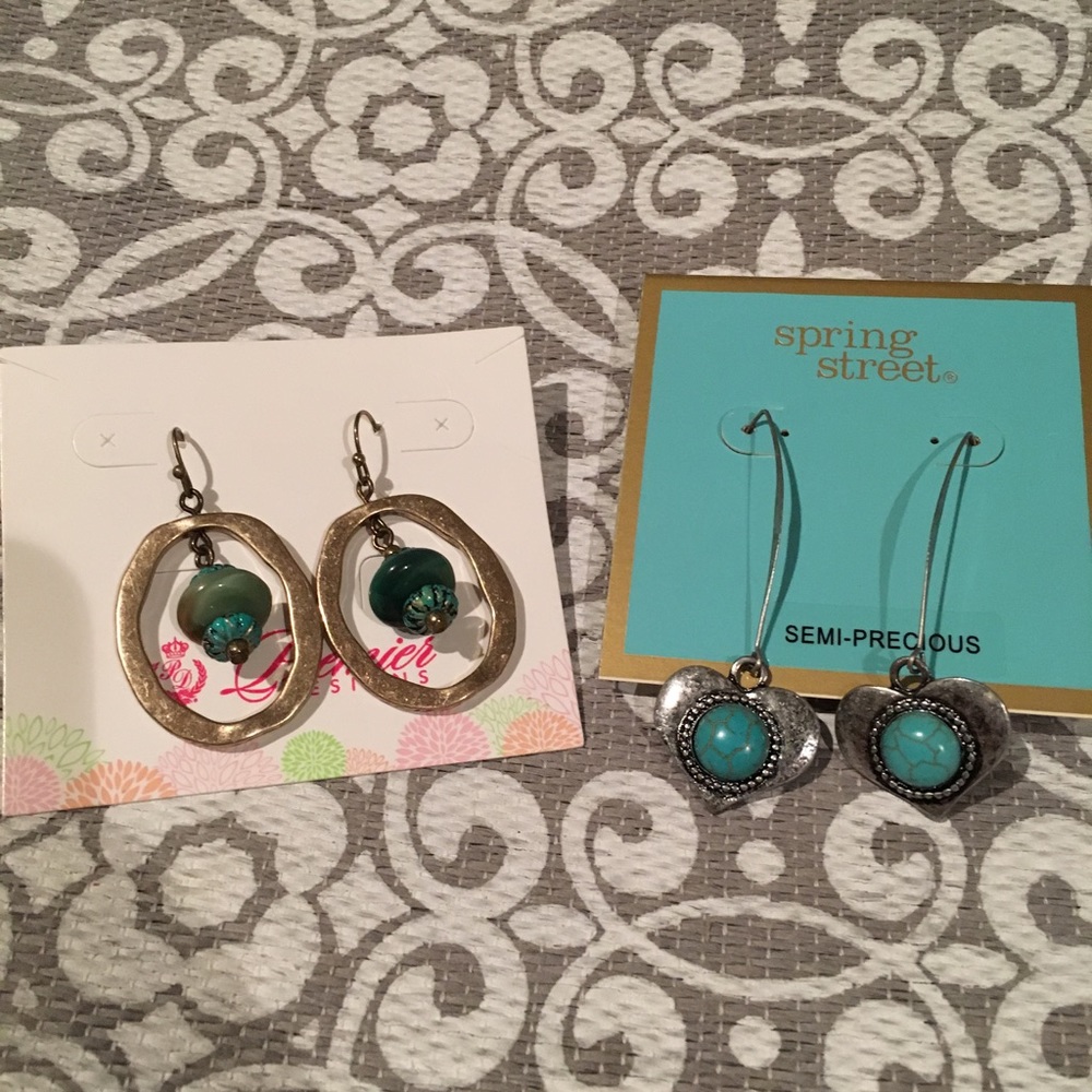 🦋2 pair of Casual Earrings🦋