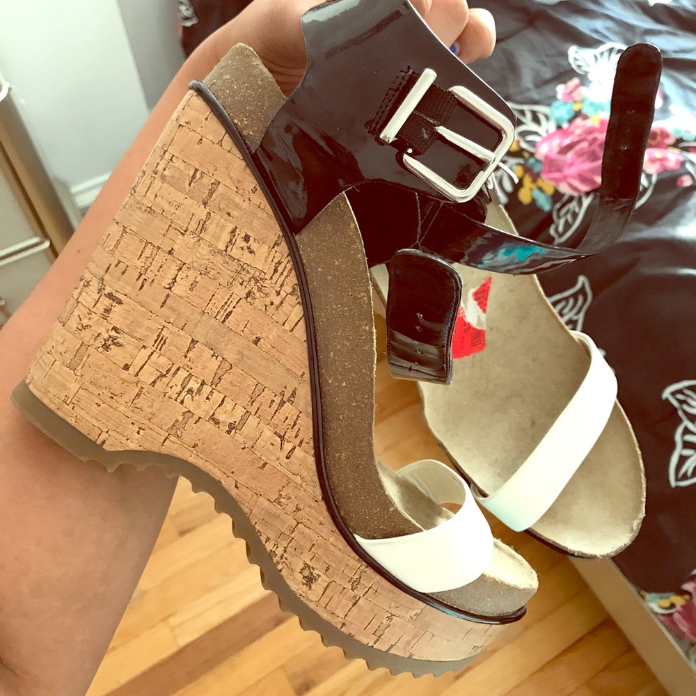 Bcbg rubber and patent leather soft wedge sandal