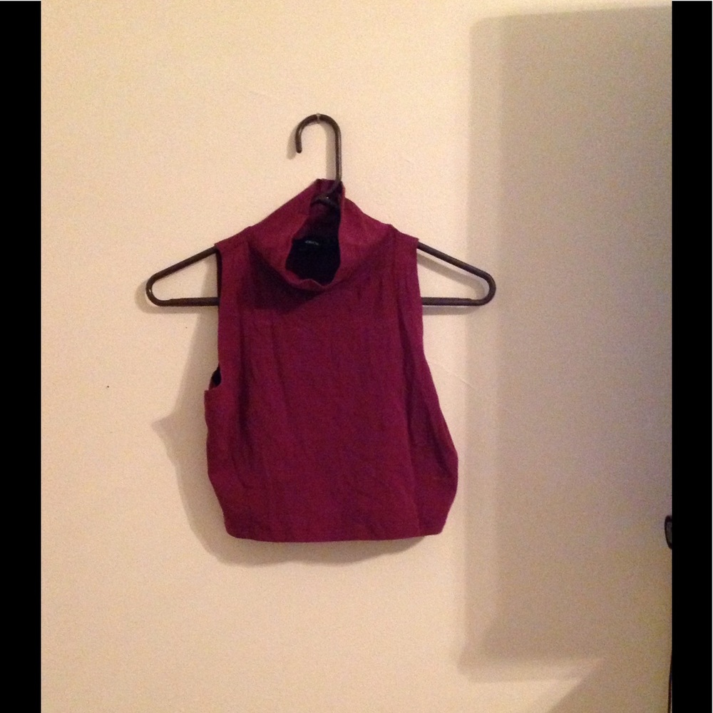 High collar maroon crop top!