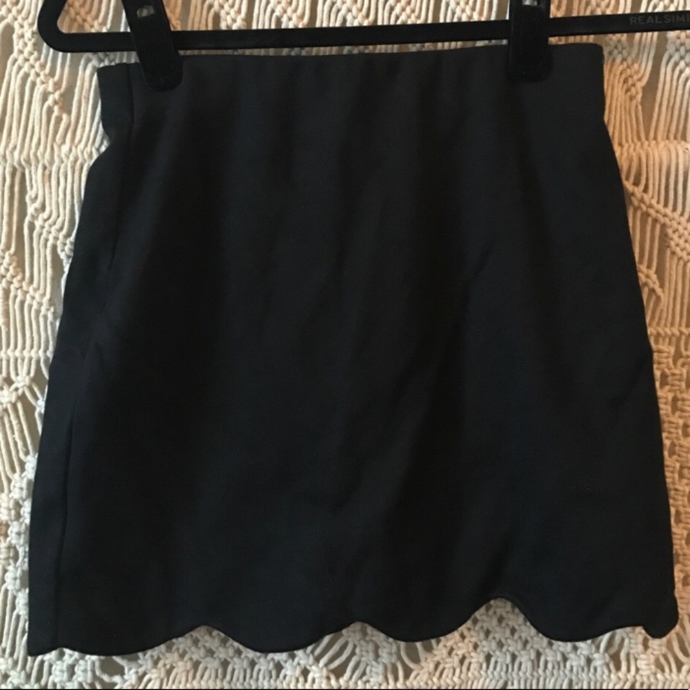 Topshop Black scalloped mini skirt size 4