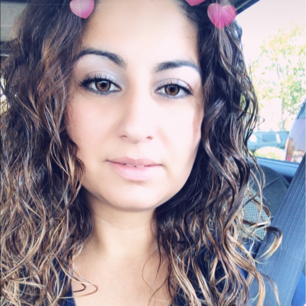 Meet your Posher, Maribel