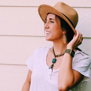 Meet your Posher, Carli