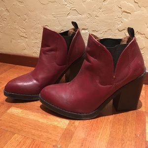 Maroon booties