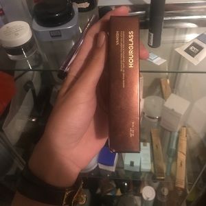 Hourglass vanish foundation stick