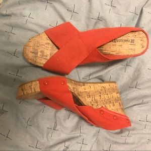 Naturalizer wedges size 8, red