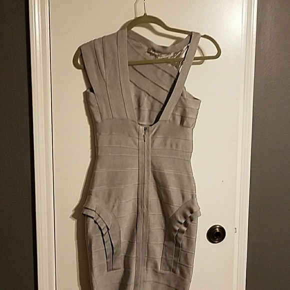 Banded  Dress - Picture 2 of 6