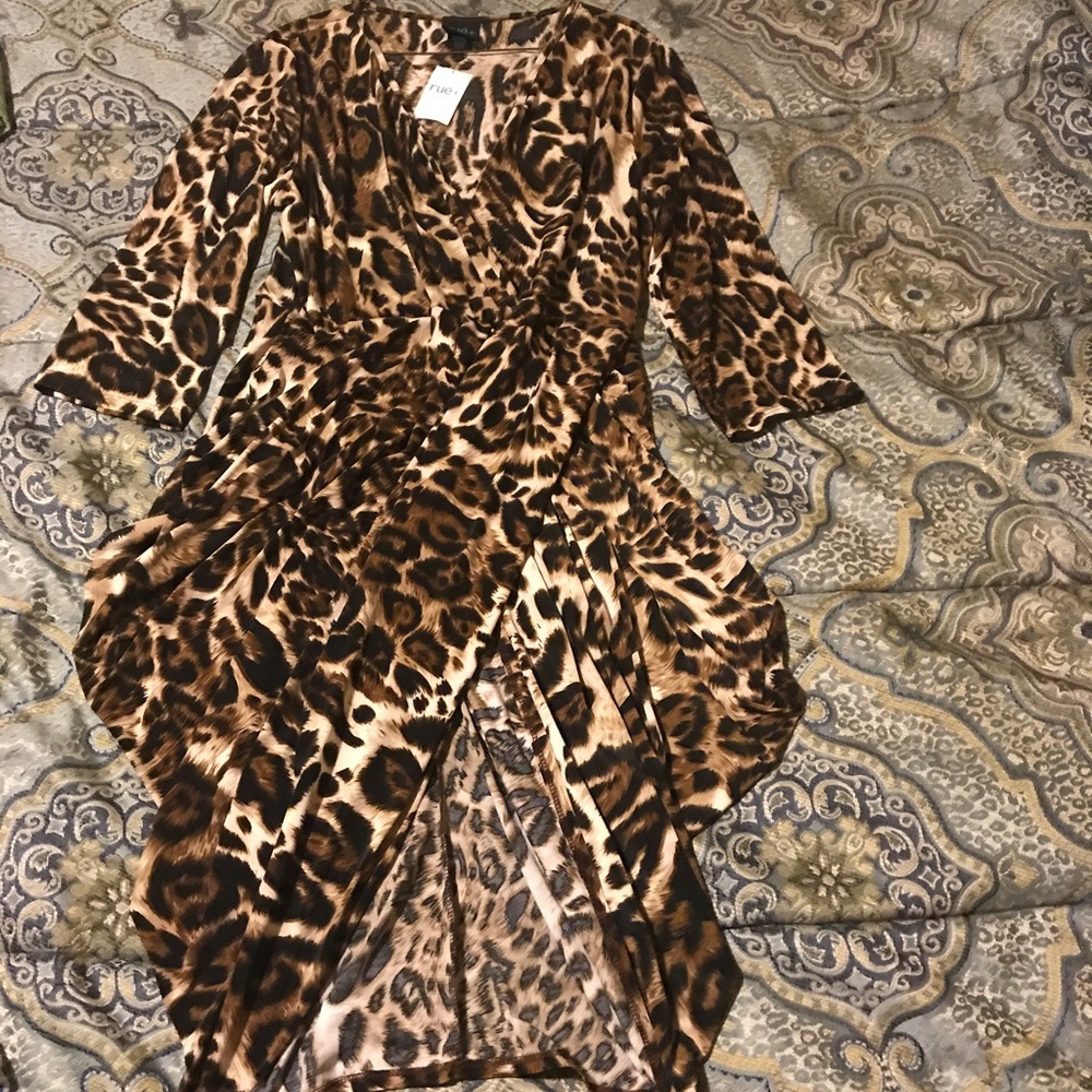 Leopard stretchy 3/4 sleeve dress