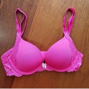 Victoria Secrets push up bra 32B