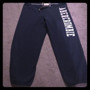 Abercrombie Navy Capri Sweatpants | Size L