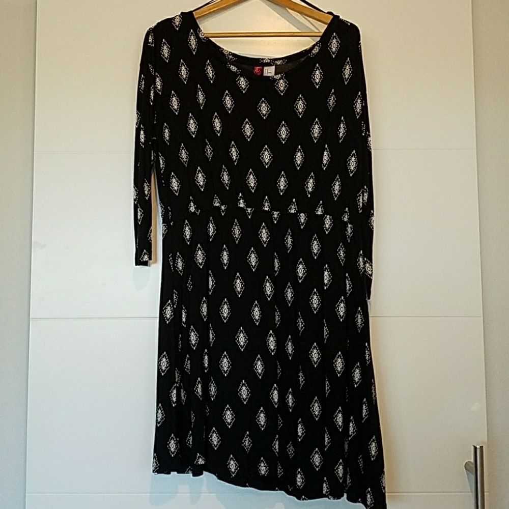 Divided H&M 3/4 sleeve dress, sz Medium