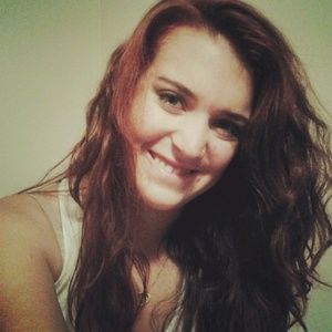 Meet your Posher, Lauren