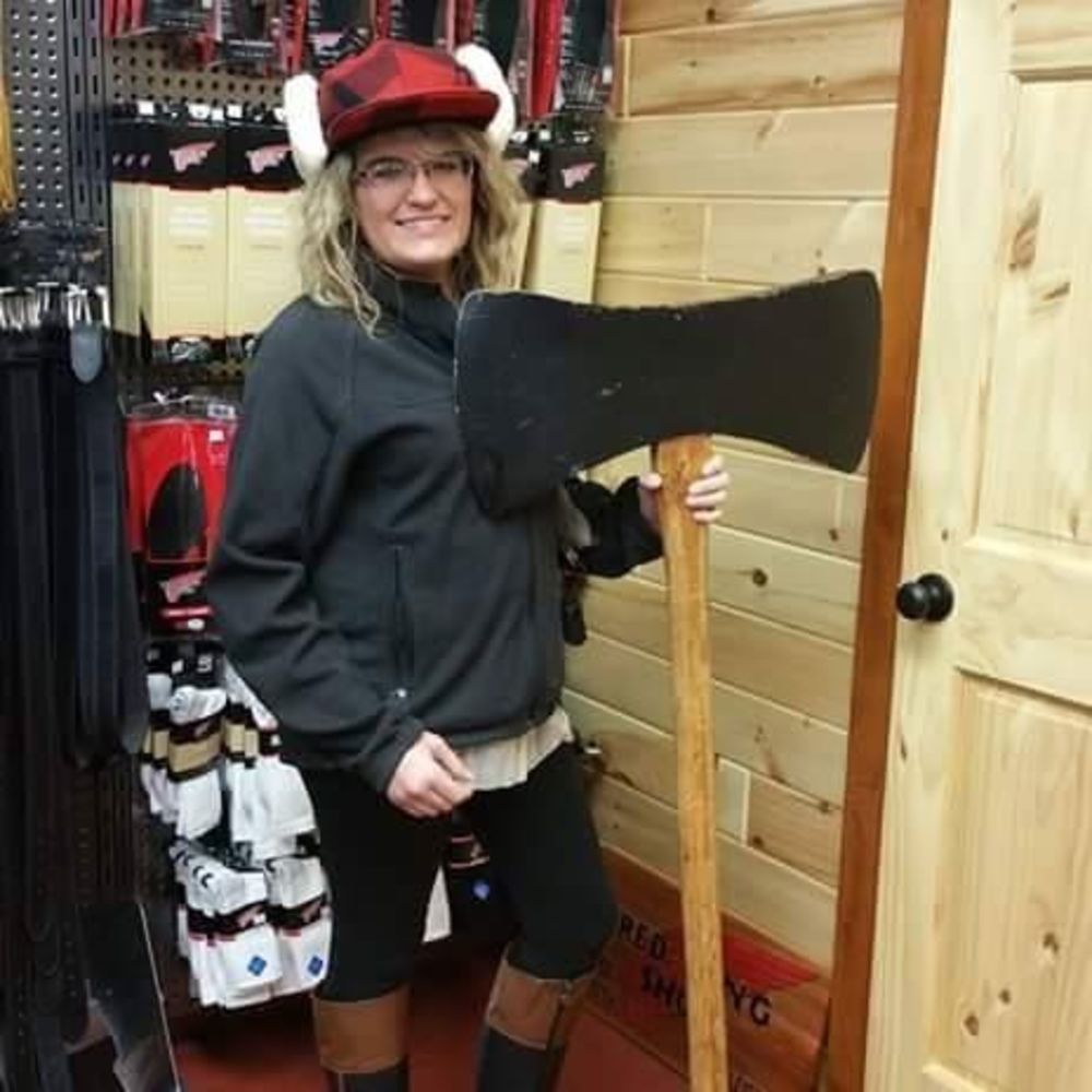 Meet your Posher, Kayla