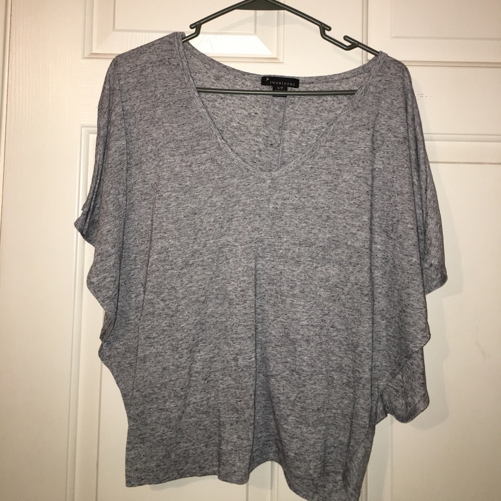 Comfy grey shirt with black buttons