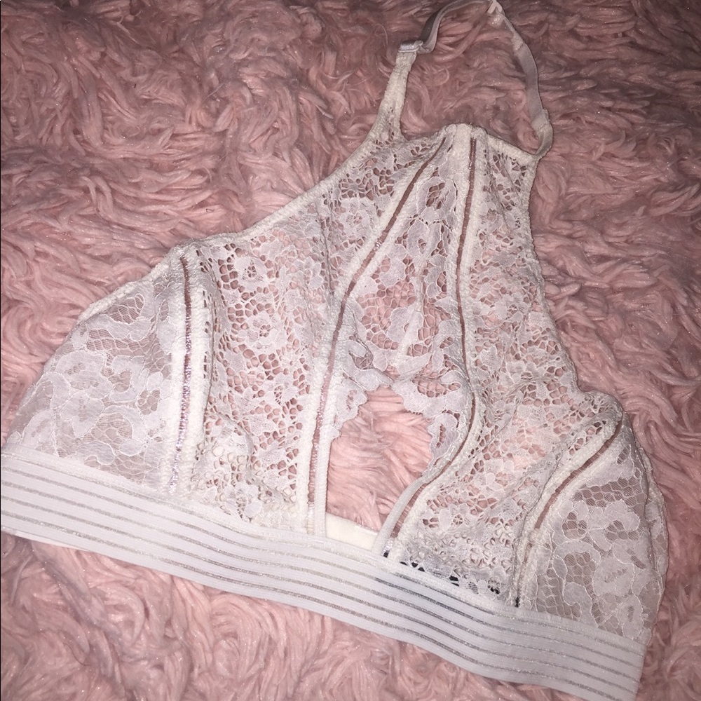 ❣️NWOT VS white high neck lace bralette