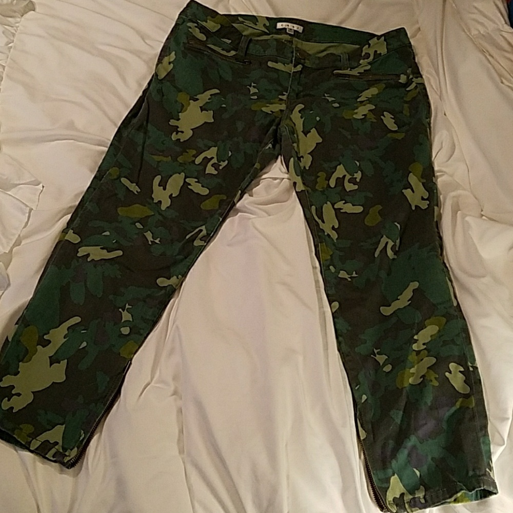 Cabi camo jegging with zipper detail