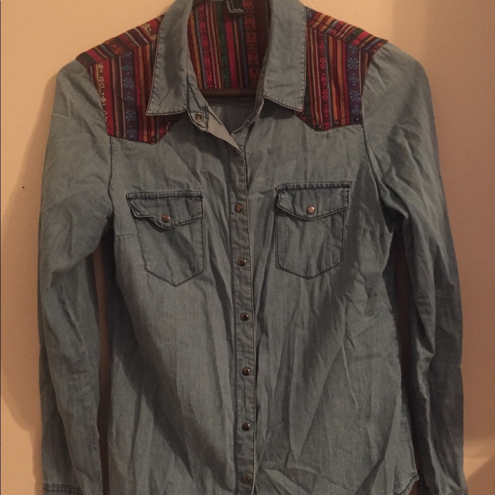 Forever 21 chambray top with Aztec detail!