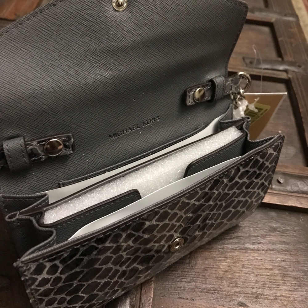 NEW! Michael Kors Small Side Bag - Picture 2 of 3