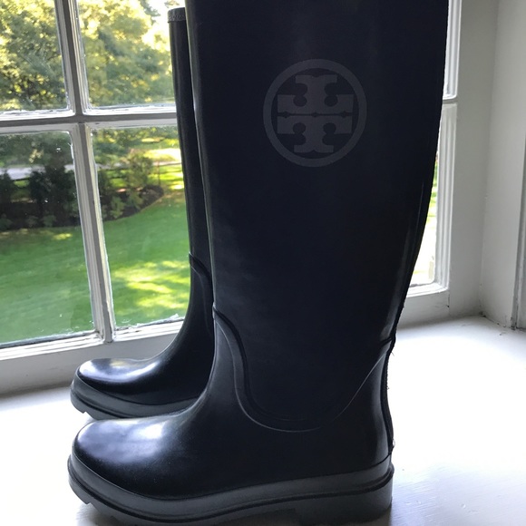 tory burch rain boots size 9