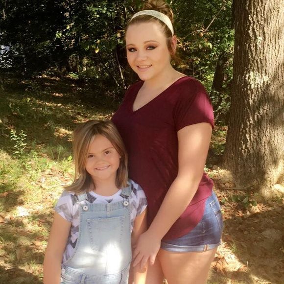 Meet your Posher, Hayley - Picture 1 of 1