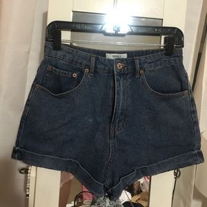 Forever 21 Mom Short Size 27 Forever 21 Mom Short Size 27