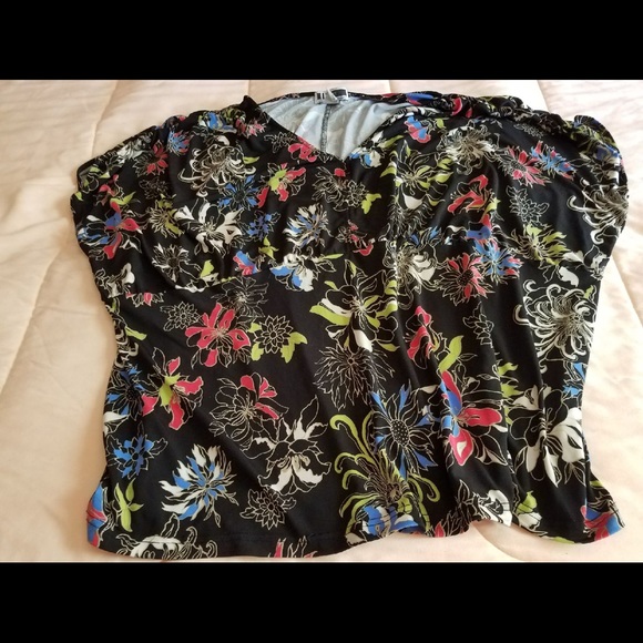 Tops - Flower printed shirt