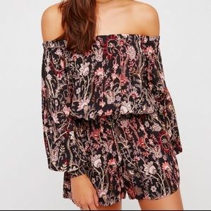 Free People Romper Size Small 🍂
