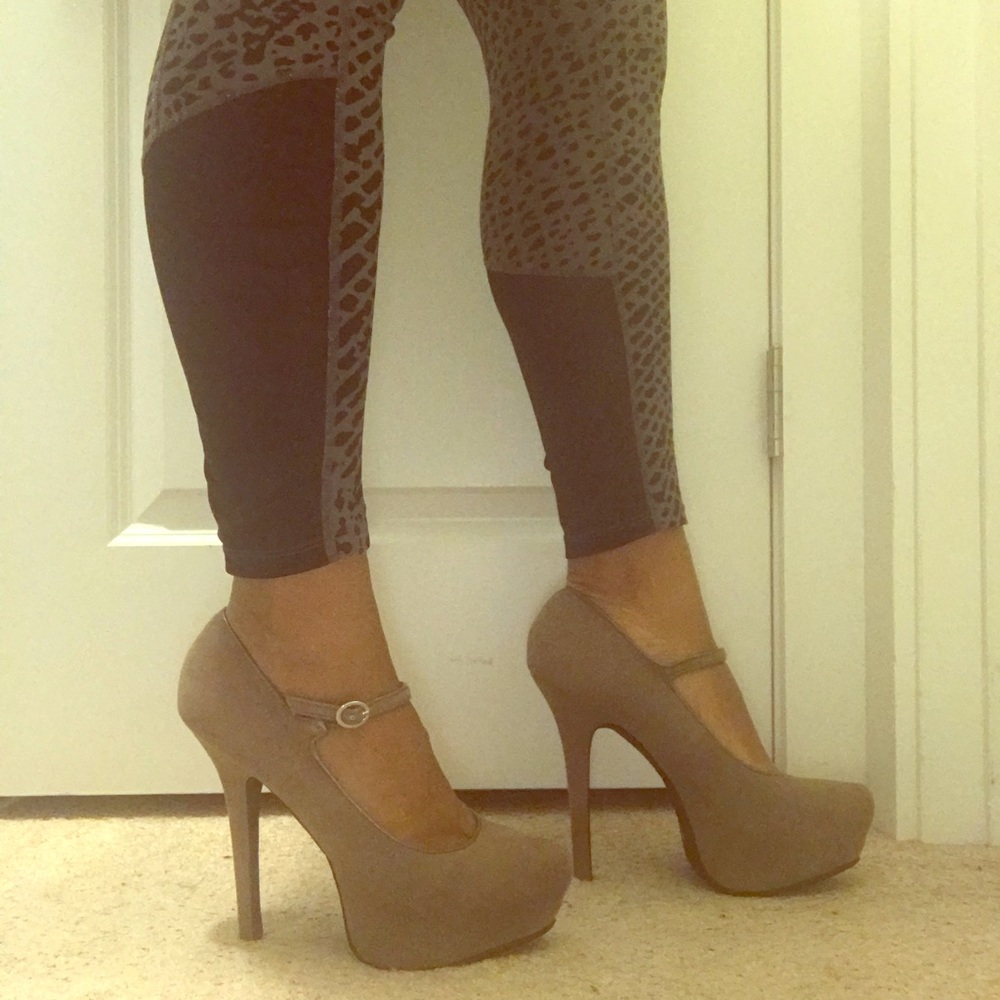 Grey/brown pumps