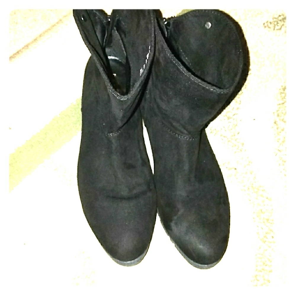 Size 9 suede boots