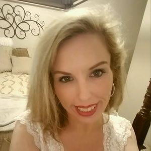 Meet your Posher, Dana