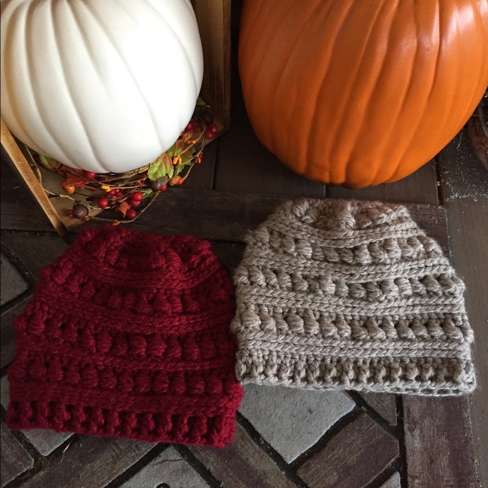 ✨SALE✨Bobble beanie