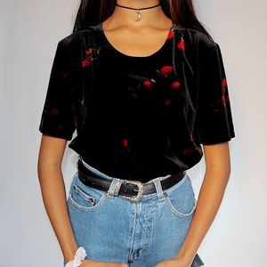 Vintage Kathie Lee Collection Rose Velvet Tee Vintage Kathie Lee Collection Rose Velvet Tee