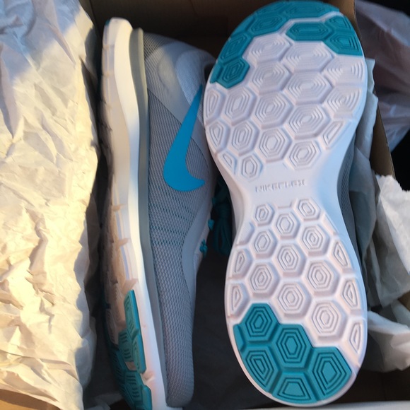 🆕Nike Flex Trainer Cross‑Training Shoes, Grey - Picture 4 of 4