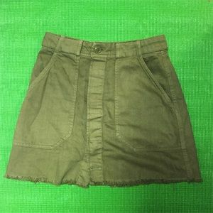 H&M Buttoned Down Olive Skirt H&M Buttoned Down Olive Skirt