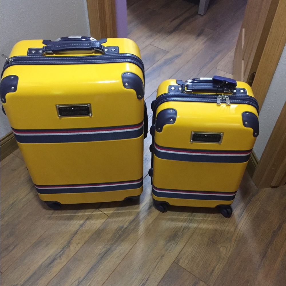 Tommy Hilfiger Luggage Set