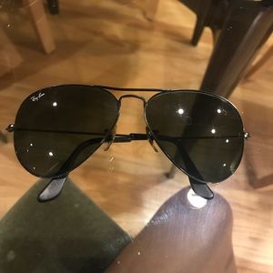 Black Ray Ban Aviators