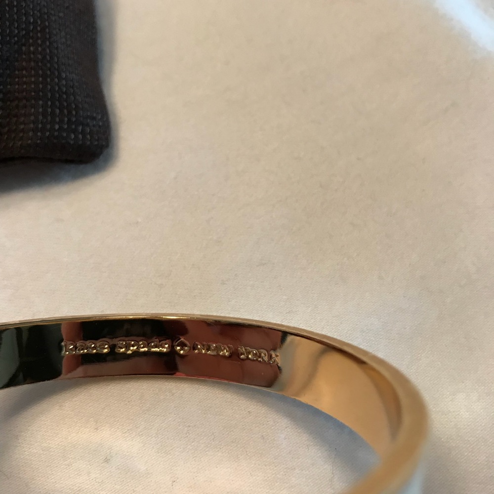 Kate Spade white and gold spade bangle bracelet - Picture 4 of 4