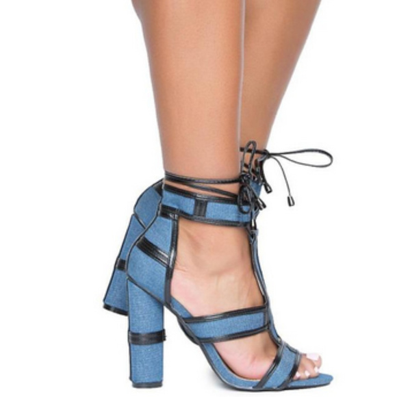 Maura - Picture 3 of 4