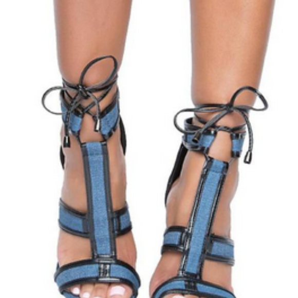 Maura - Picture 2 of 4