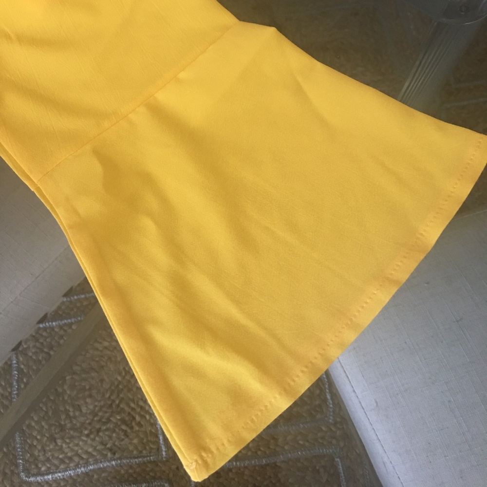 ✨Yellow Chiffon Blouse W/ Flared Bell Sleeves✨ - Picture 6 of 6