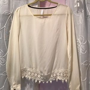 Cream lace blouse ✨ size M Cream lace blouse ✨ size M